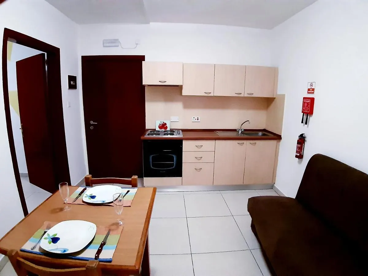 Appart hôtel 'Young'Seven Apartments San Ġiljan