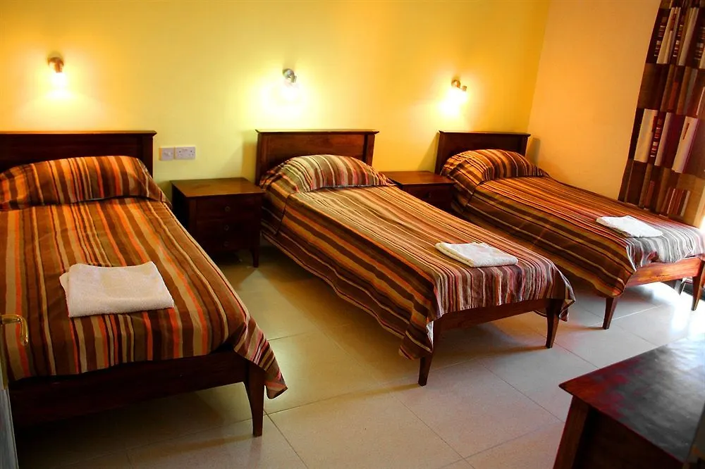 Appart hôtel 'Young'Seven Apartments San Ġiljan