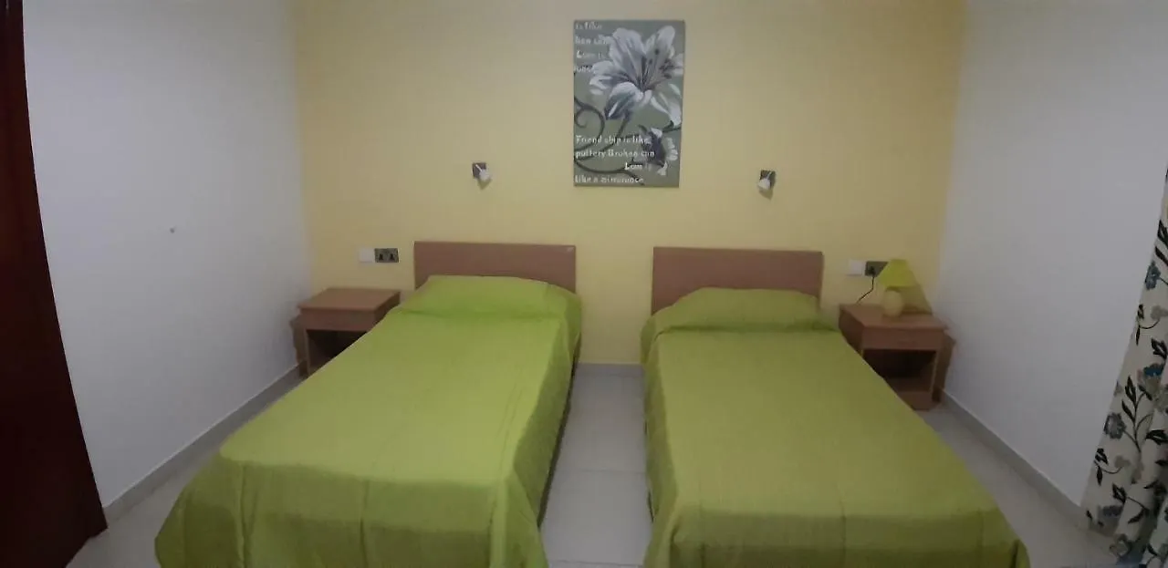** Appart hôtel 'Young'Seven Apartments San Ġiljan Malte